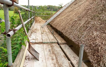 advantages of Clapton On The Hill thatch roofing